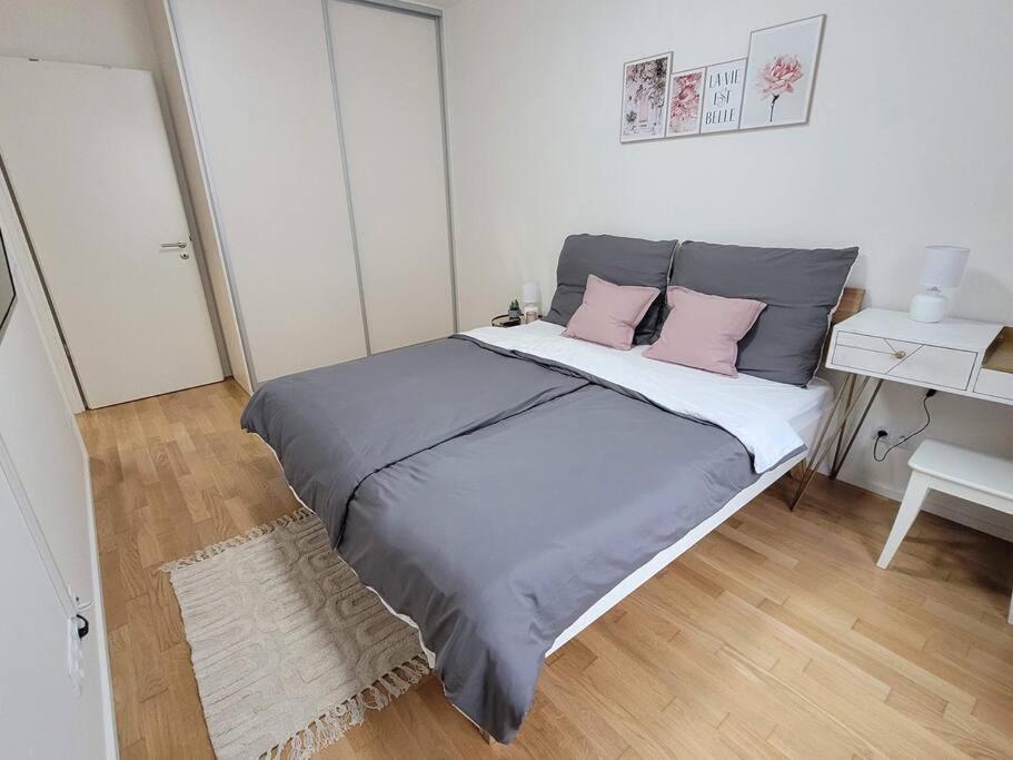 Newly Built Apartment With Balcony, Ac And Free Indoor Garage Prag Eksteriør billede