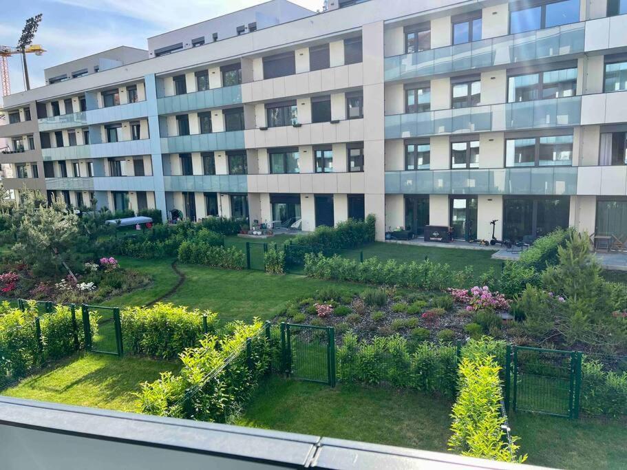 Newly Built Apartment With Balcony, Ac And Free Indoor Garage Prag Eksteriør billede