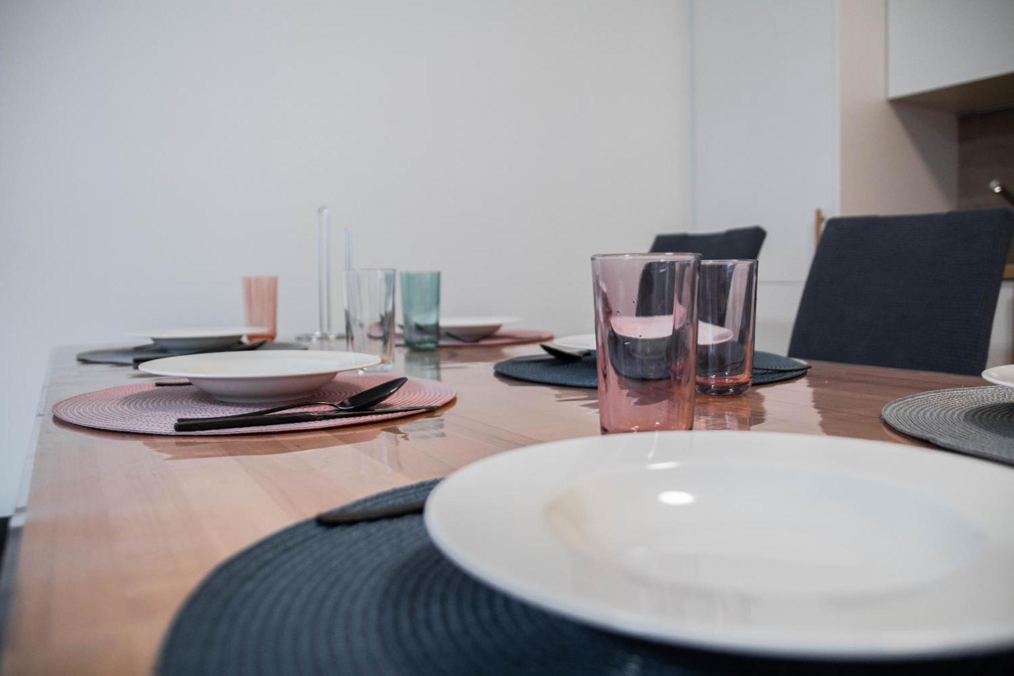 Newly Built Apartment With Balcony, Ac And Free Indoor Garage Prag Eksteriør billede