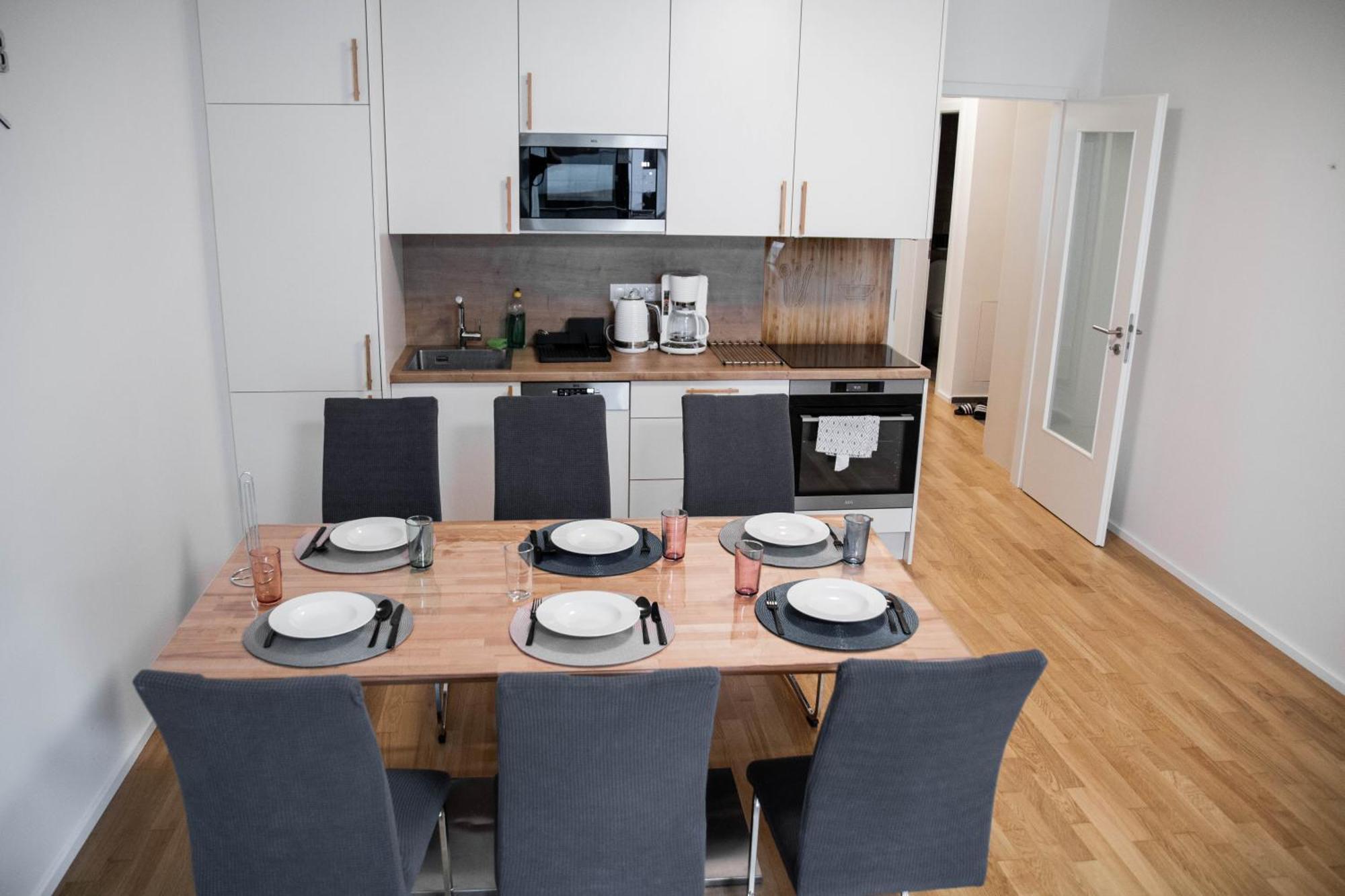 Newly Built Apartment With Balcony, Ac And Free Indoor Garage Prag Eksteriør billede
