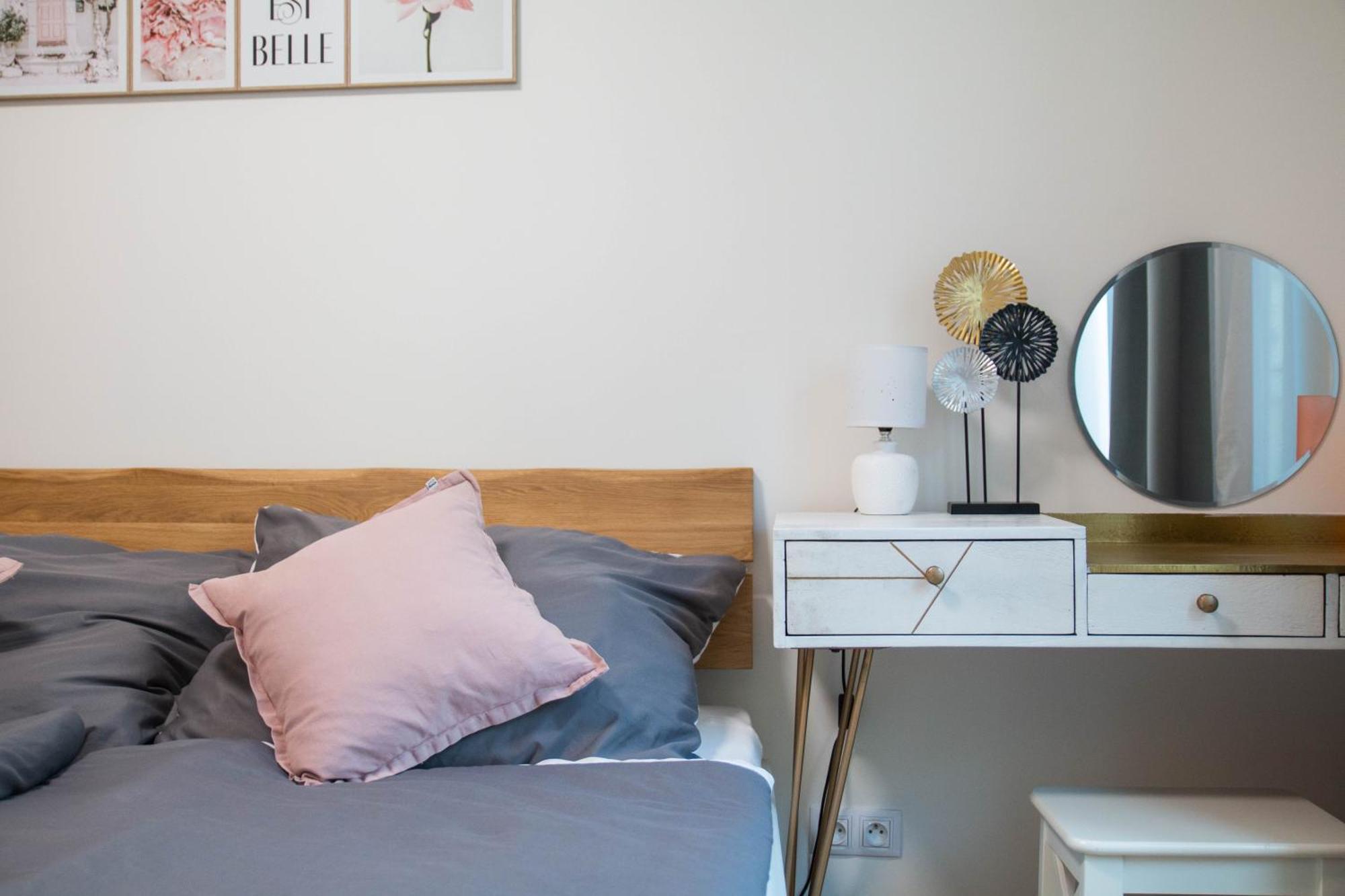 Newly Built Apartment With Balcony, Ac And Free Indoor Garage Prag Eksteriør billede