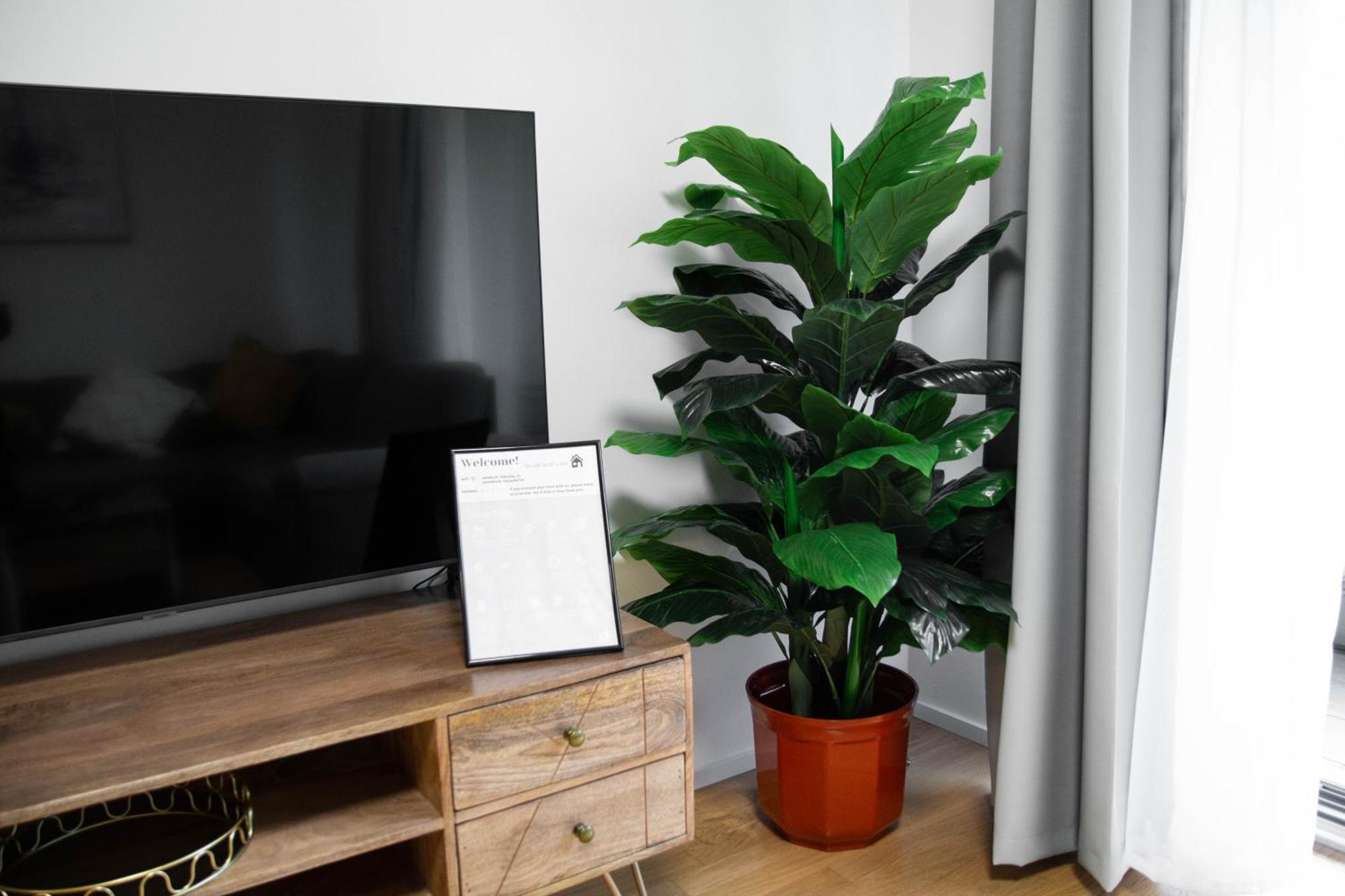 Newly Built Apartment With Balcony, Ac And Free Indoor Garage Prag Eksteriør billede